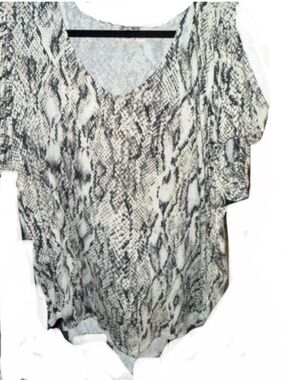 Maurices Black & White Snake Print V-Neck Tunic